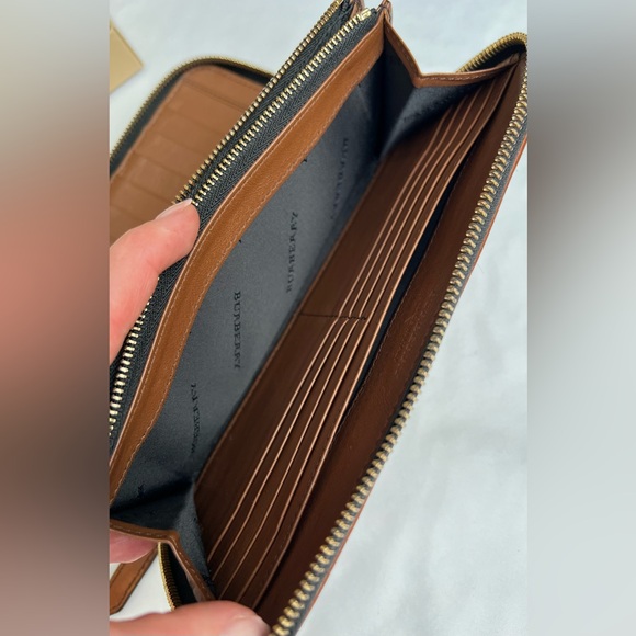 BURBERRY  Horseferry Check Zip Around Wallet Brown - Picture 13 of 16